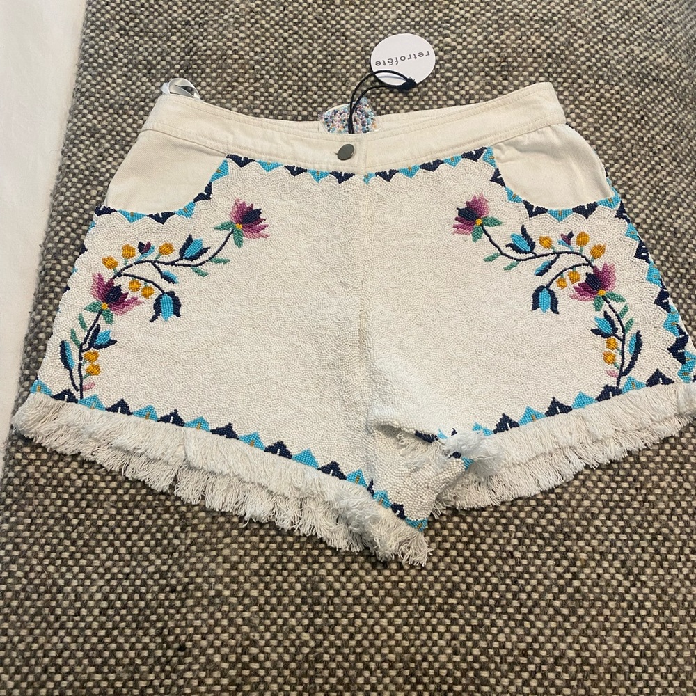 Retrofete NWT beaded shorts! Size medium.